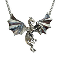 2022 - Silverhänge Drake med kedja