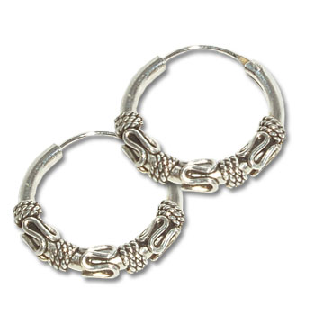 3095 - Silverörhänge Keltiskt Creoler.