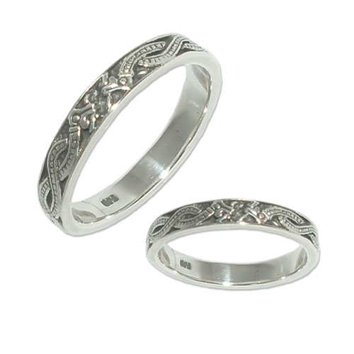 4152 - Silverring Keltiskt med drakmönster.