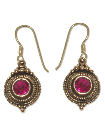 8072-1 Bronsörhänge med  CZ Röd sten.