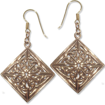 8133 - Bronsörhängen Keltiska motiv.