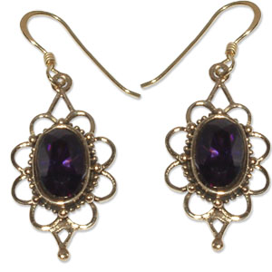 8210-3  Bronsörhänge med  CZ Lila sten.