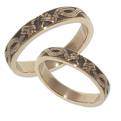 9173 - Bronsring  Keltiska med drakmönster. 