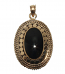 7054 -1  Bronshänge Med svart onyx sten. 