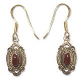 8048 - Bronsörhängen Keltiska med Röd karneol sten.